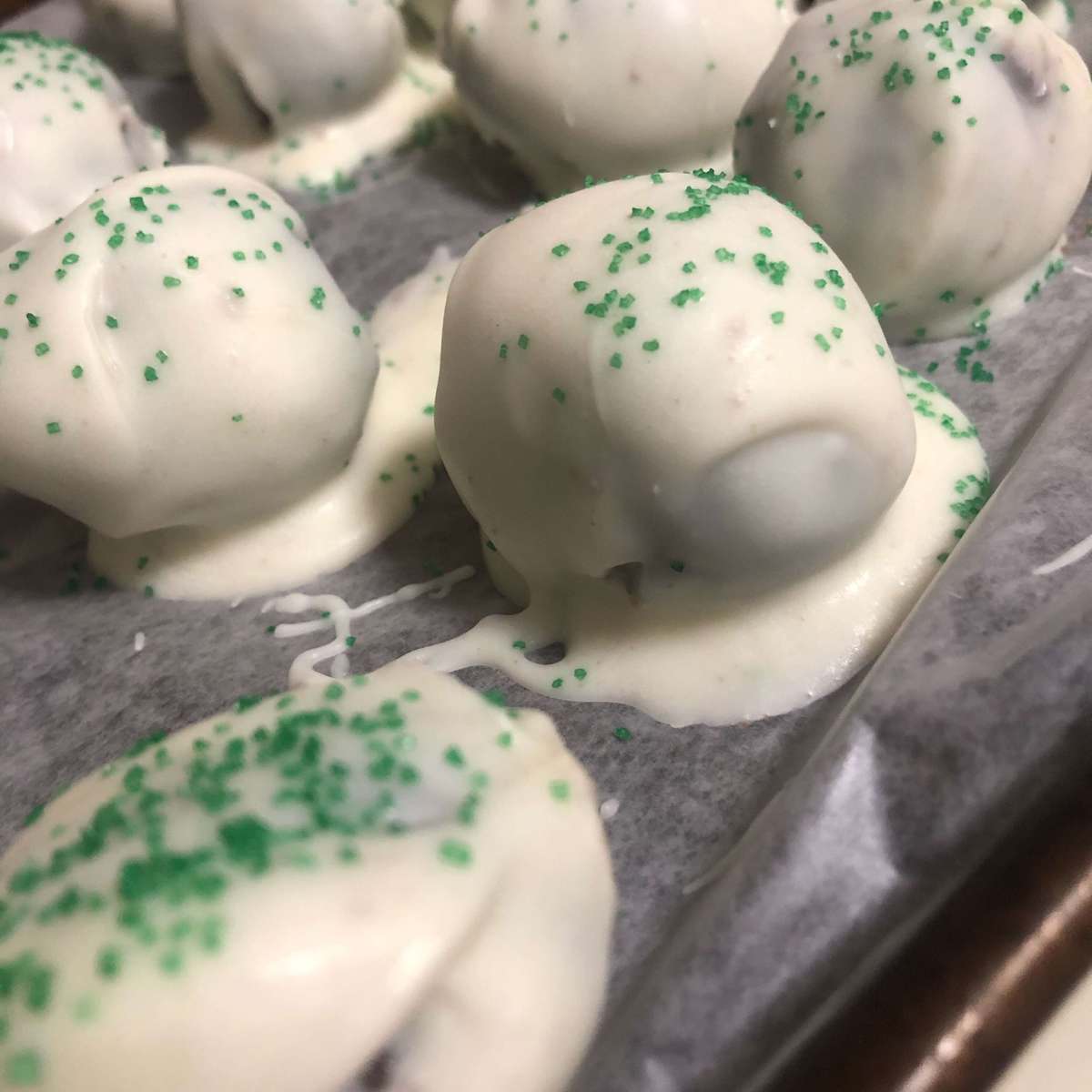 Easy 3-Ingredient Oreo Balls Recipe