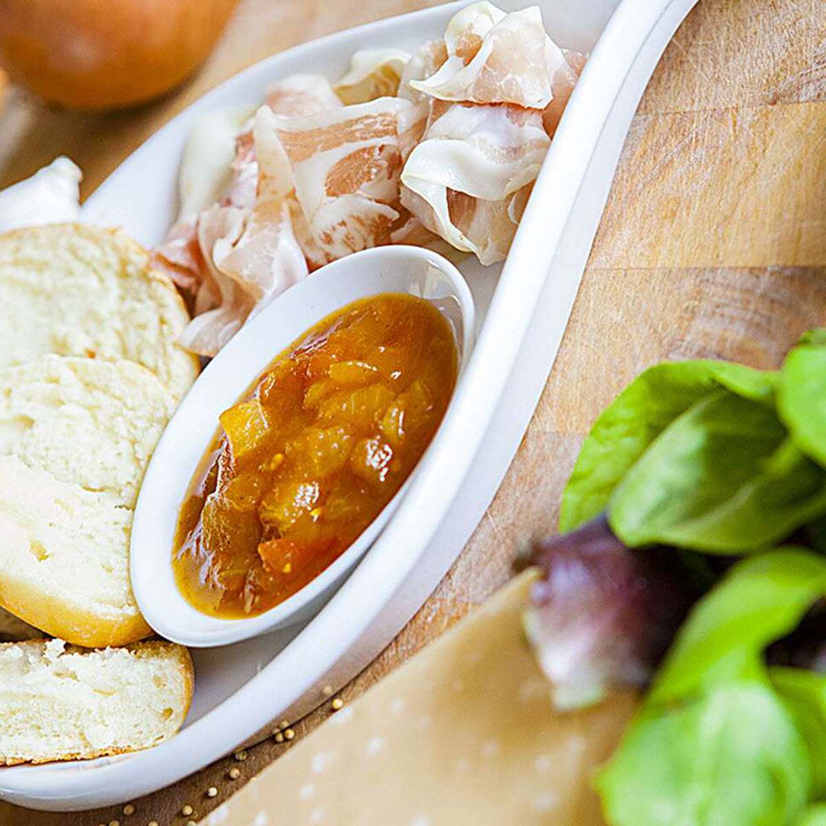 Apple Tomato Chutney Recipe: Sweet, Savory, and Spicy!