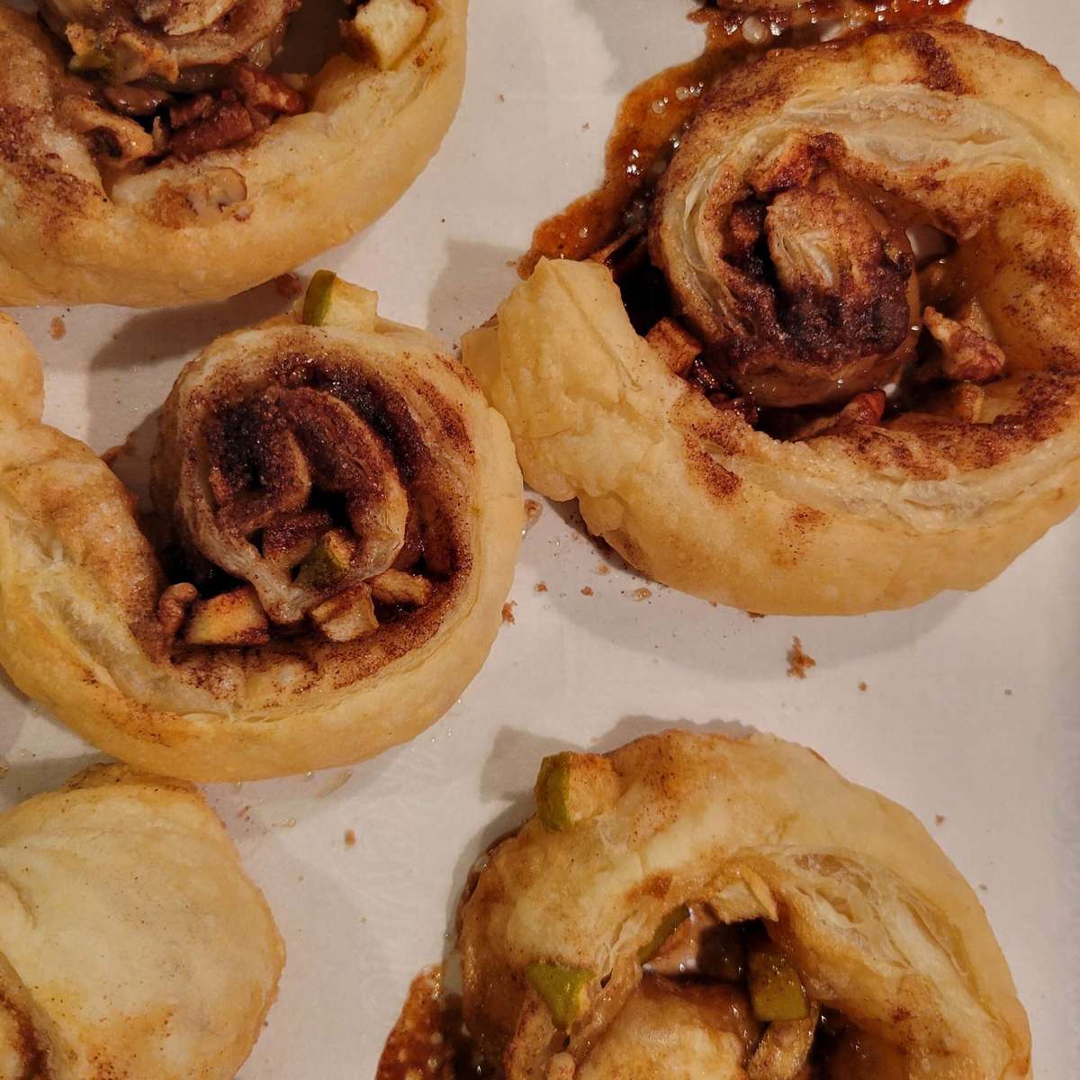 Easy Puff Pastry Cinnamon Rolls Recipe