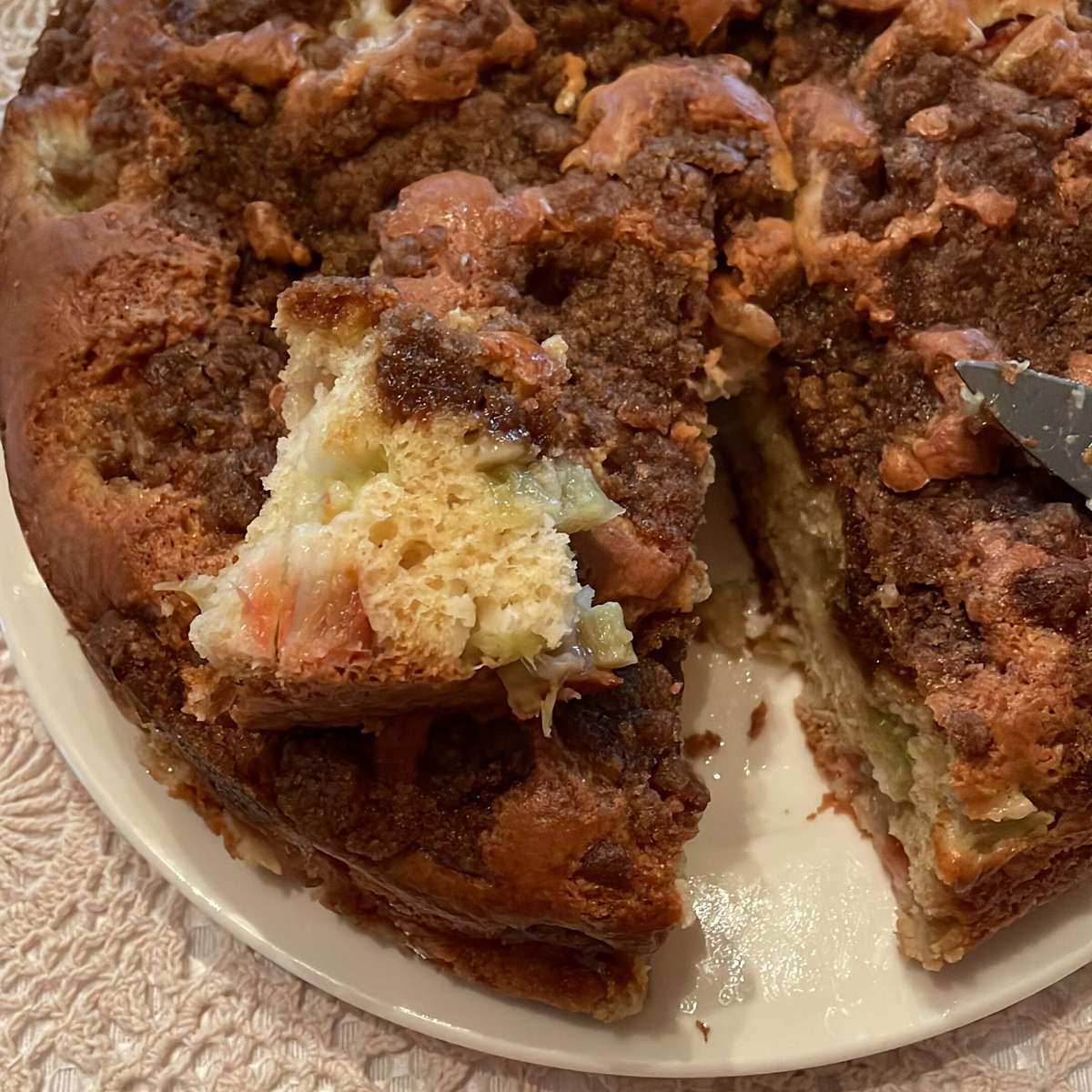 Delicious Rhubarb Cake Recipe with Streusel Topping