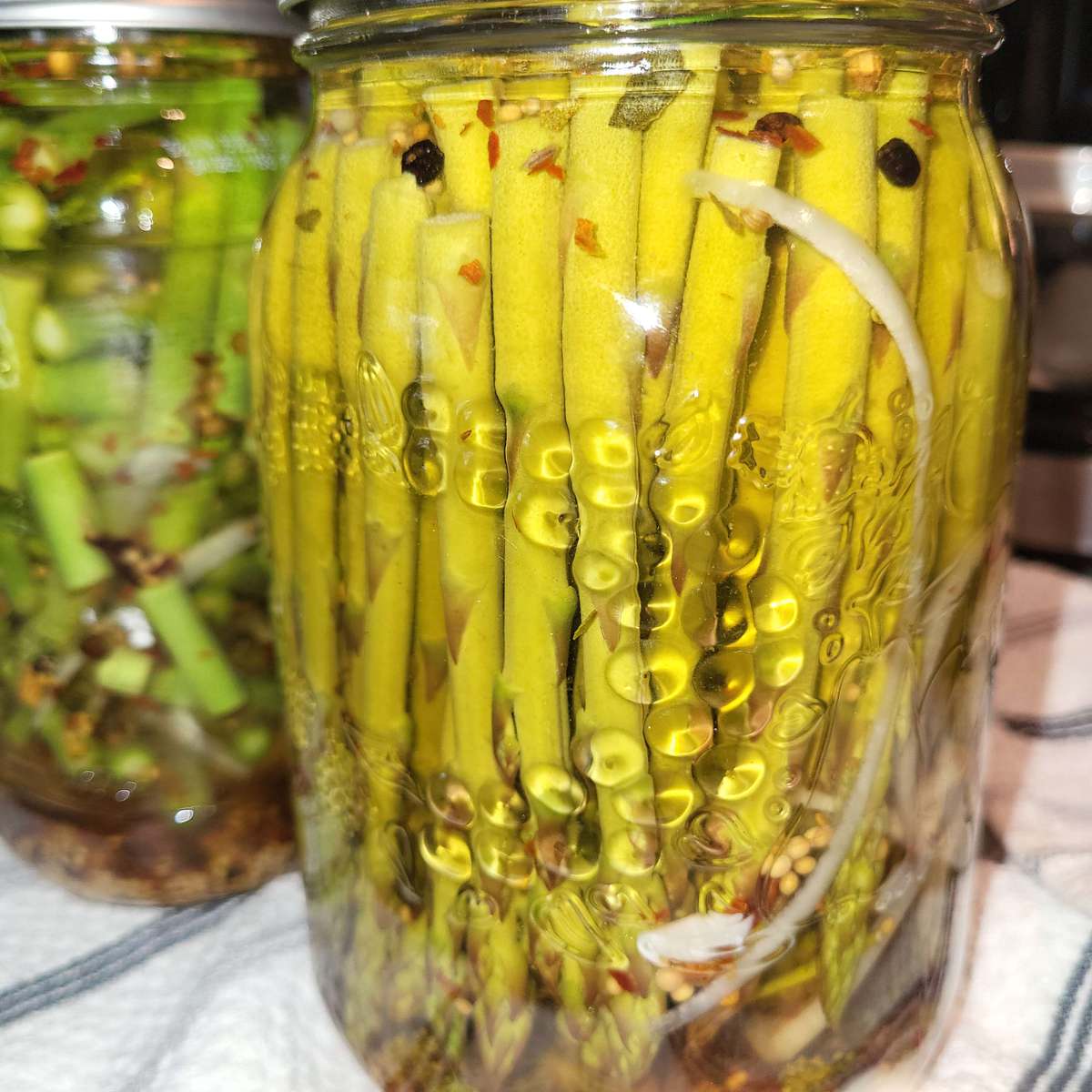 Quick & Spicy Pickled Asparagus Recipe