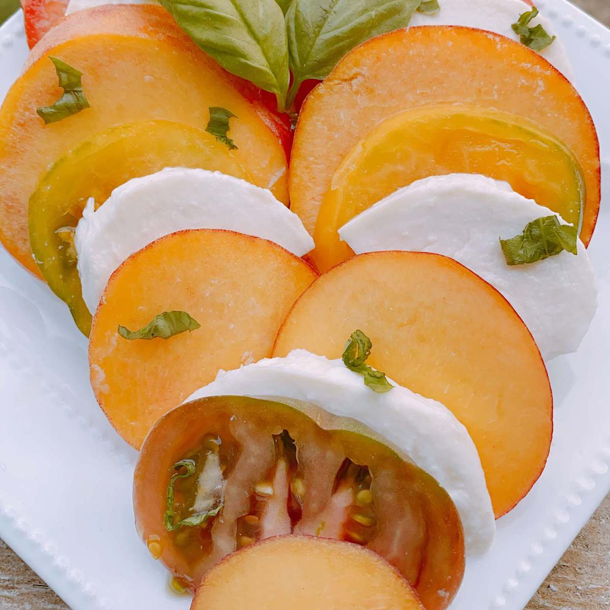 Delicious Summer Peach Caprese Salad Recipe