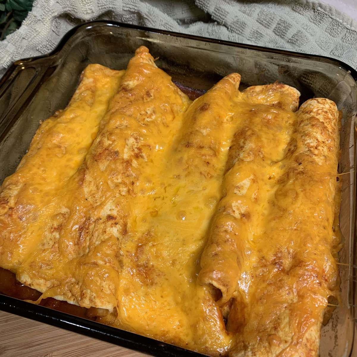 Easy and Creamy Chicken Enchiladas Recipe