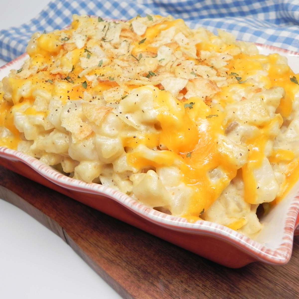 Easy Slow Cooker Funeral Potatoes Recipe (Cheesy Hash Brown Casserole)